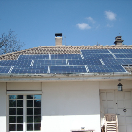 Mini-réseau solaire alimentant un village rural